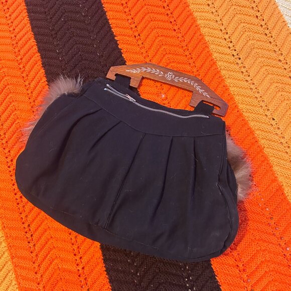 1930s OLD MONEY Silver Fox fur silk lined hand bag with hand painted wood handle - Picture 14 of 14